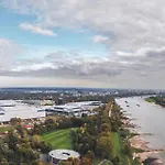 Duesseldorf-lohausen Διαμέρισμα *